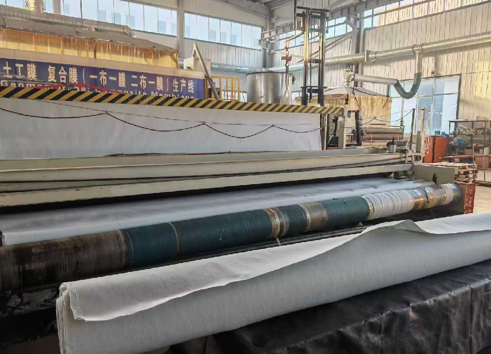 泰安防水土工布廠家，泰安復(fù)合土工膜廠家